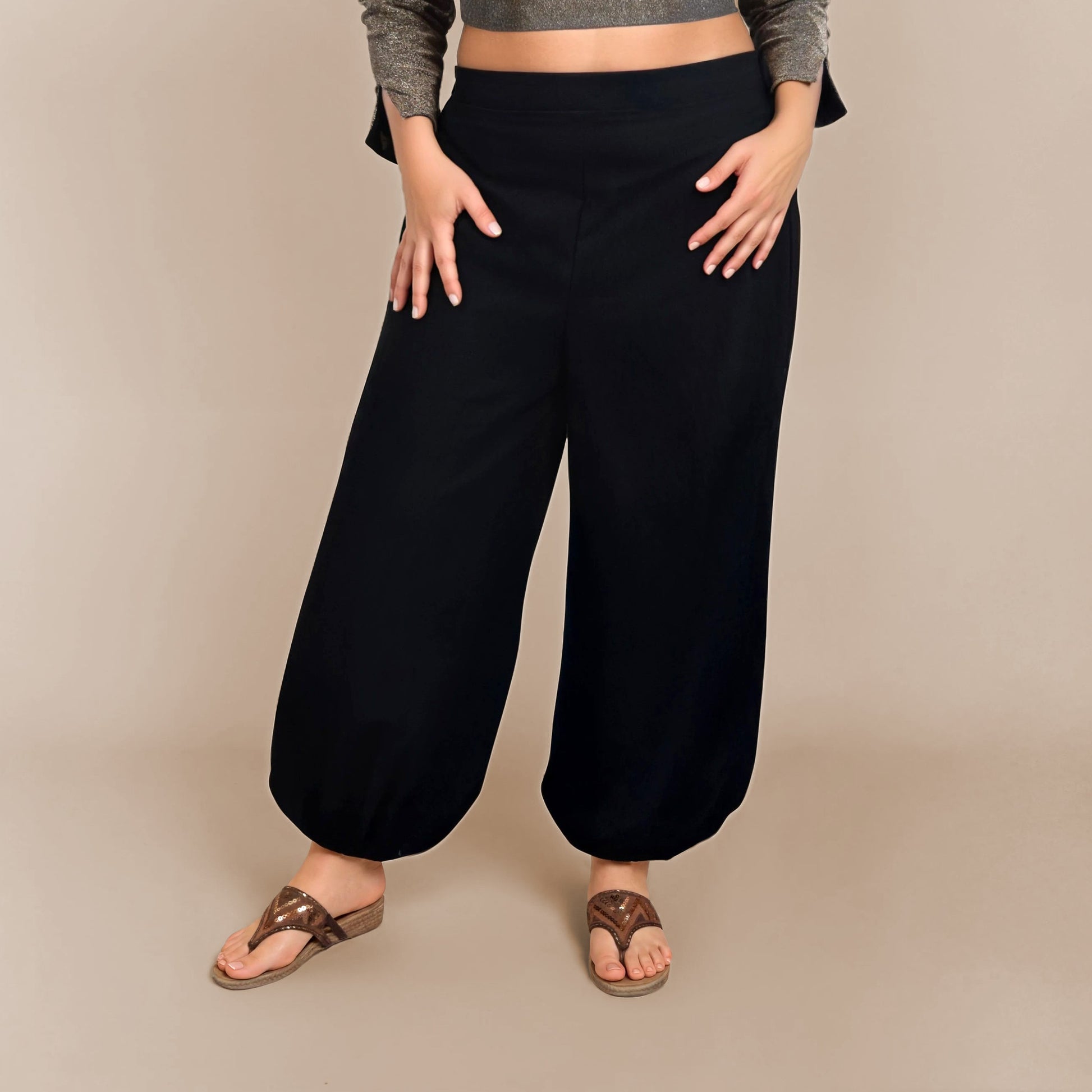 pantalon fluide Yasmine femme en chaine et trame noir vue de face – patron Kandix