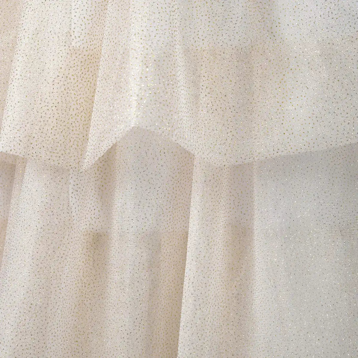 Zoom sur les volants en tulle pailleté du jupon blanc long - patron de couture Kandix