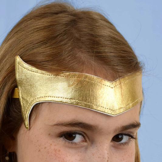 Couronne de super-héros en tissu doré métallisé – patron de couture Kit Super Kid de Kandix